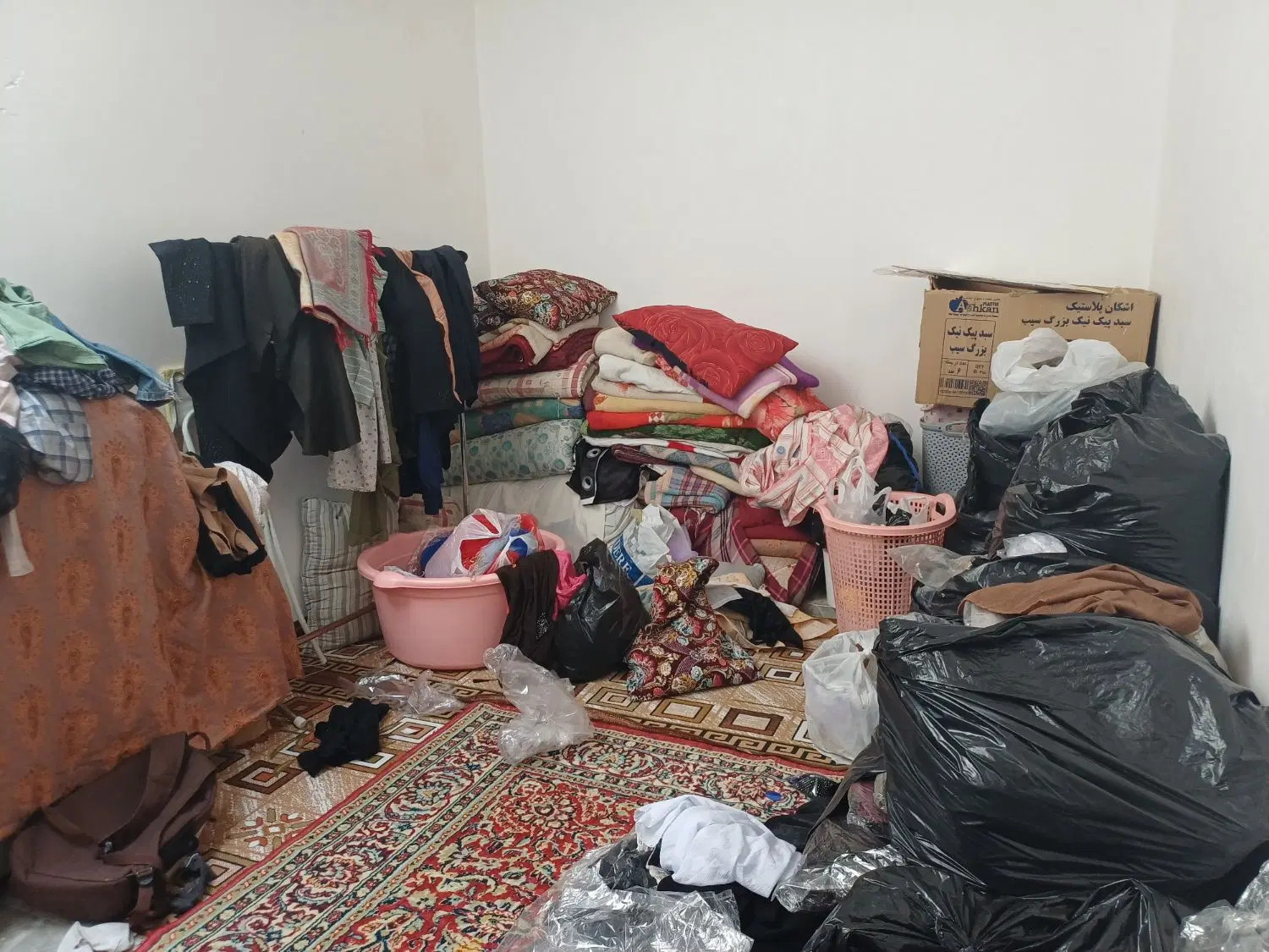 فروش ویلایی حیاط دار طبقه دوم نواب و بلوار عاشورا
