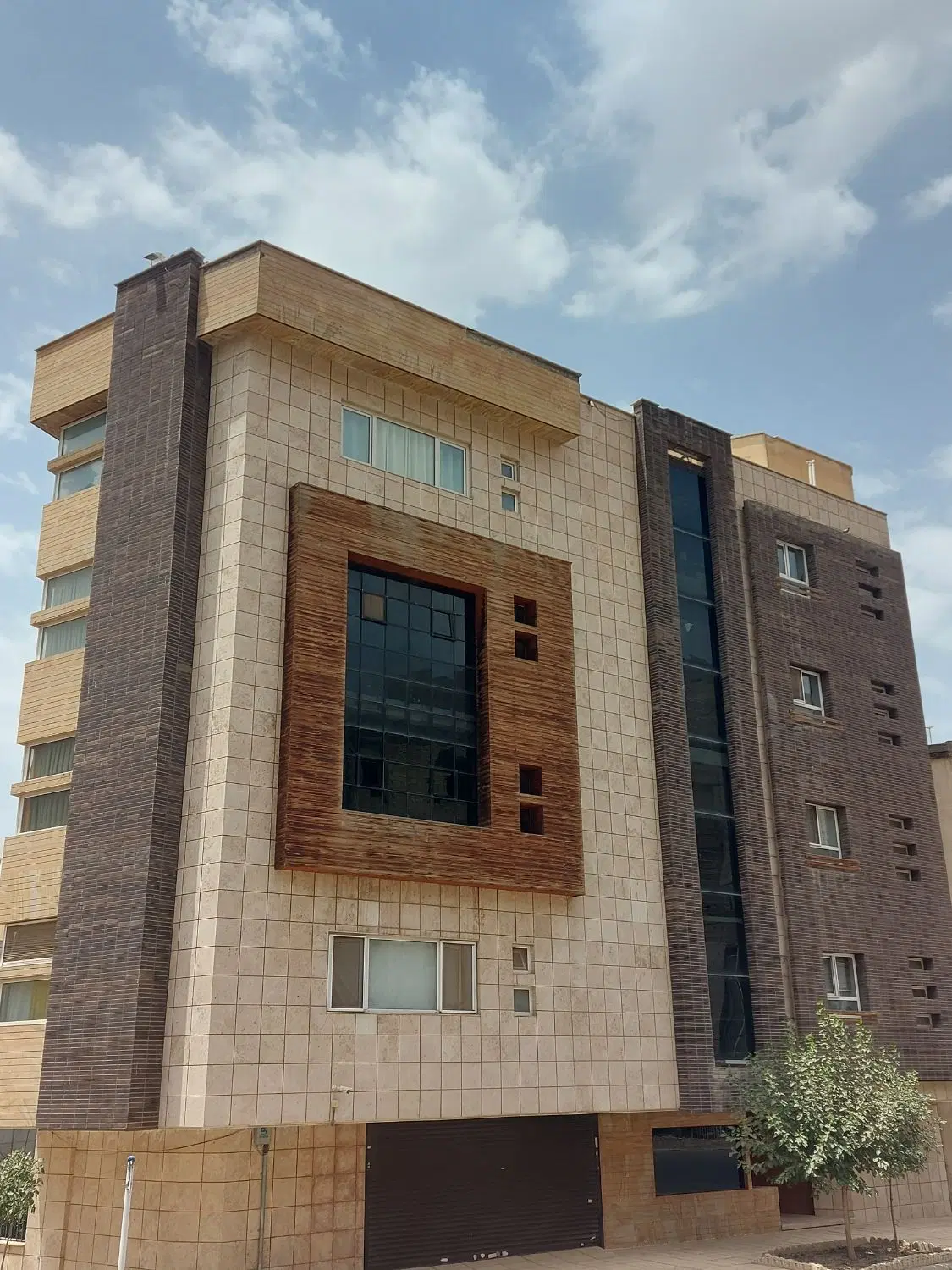 ۱۵۶ متر تک واحدی عظیمیه ، نزدیک اتوبان