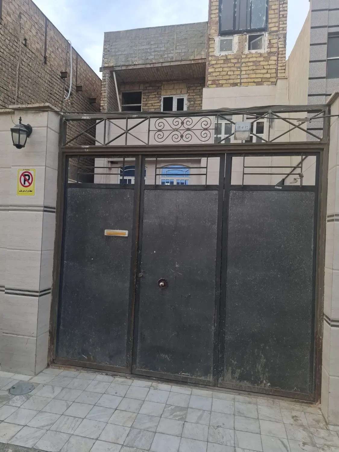 واحد زیر همکف ۹۰ متر شرایطی