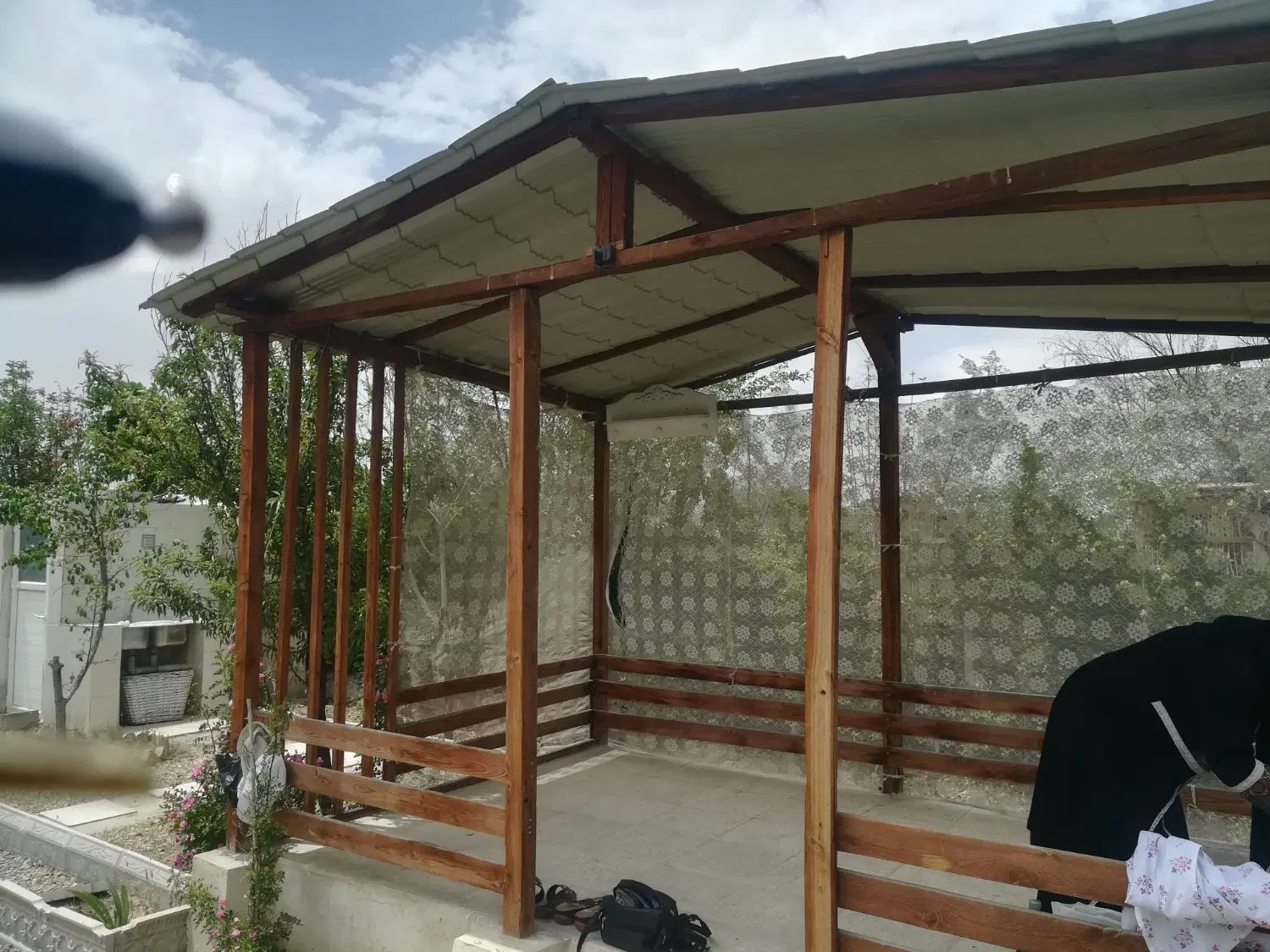 باغچه ۳۰۰ متری در غیروز بهرام