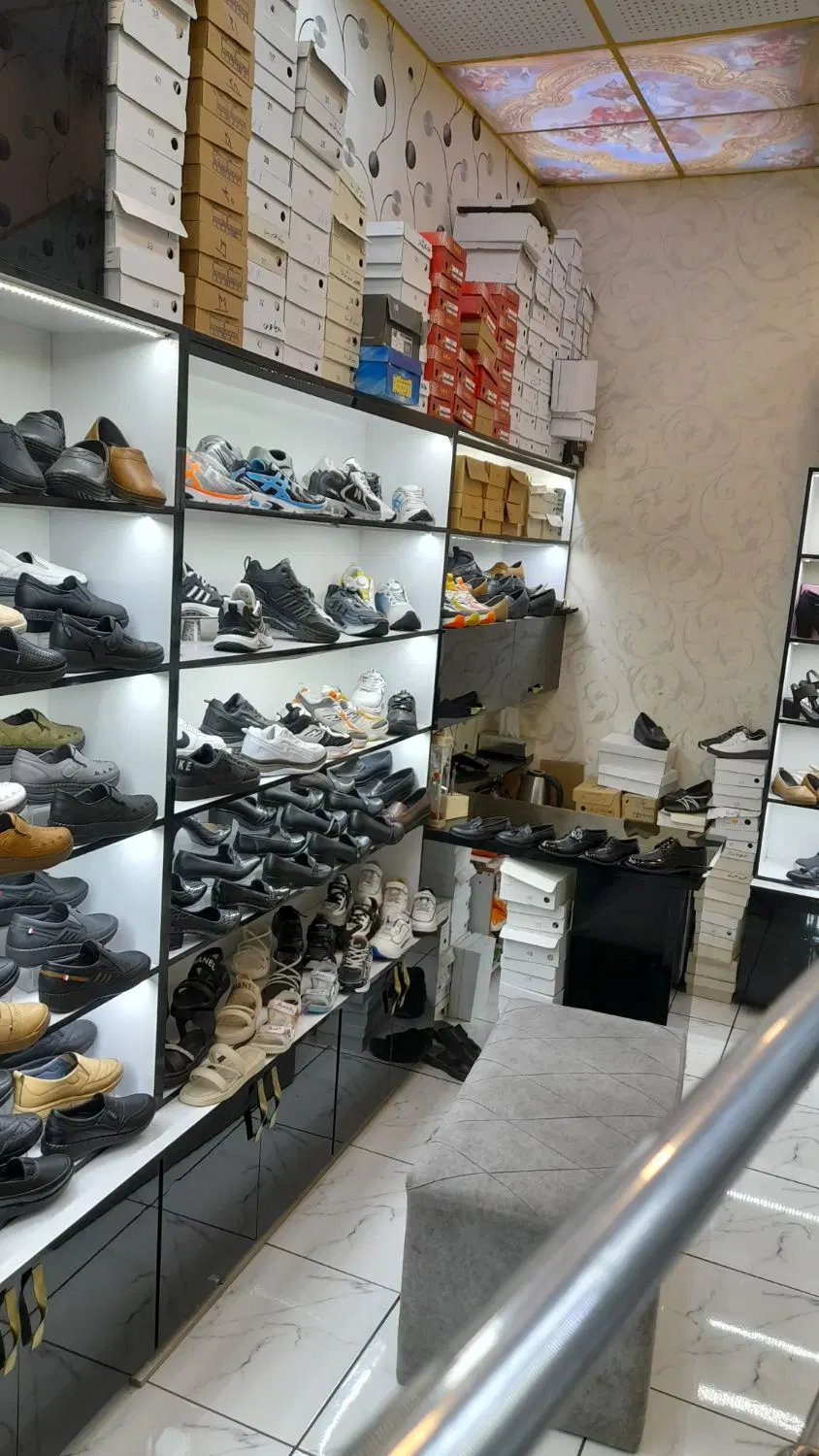 یک باب مغازه به متراژ ۱۴ متر در بازار سر پوشیده