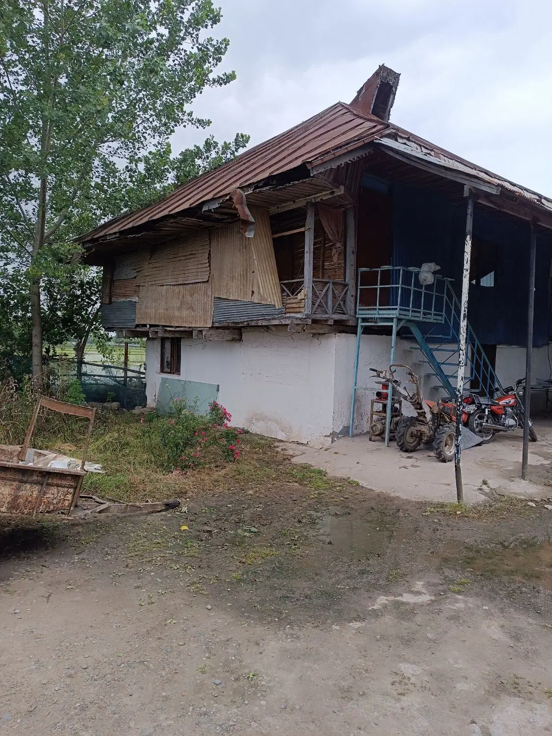 خونه قدیمی با کل امکانات