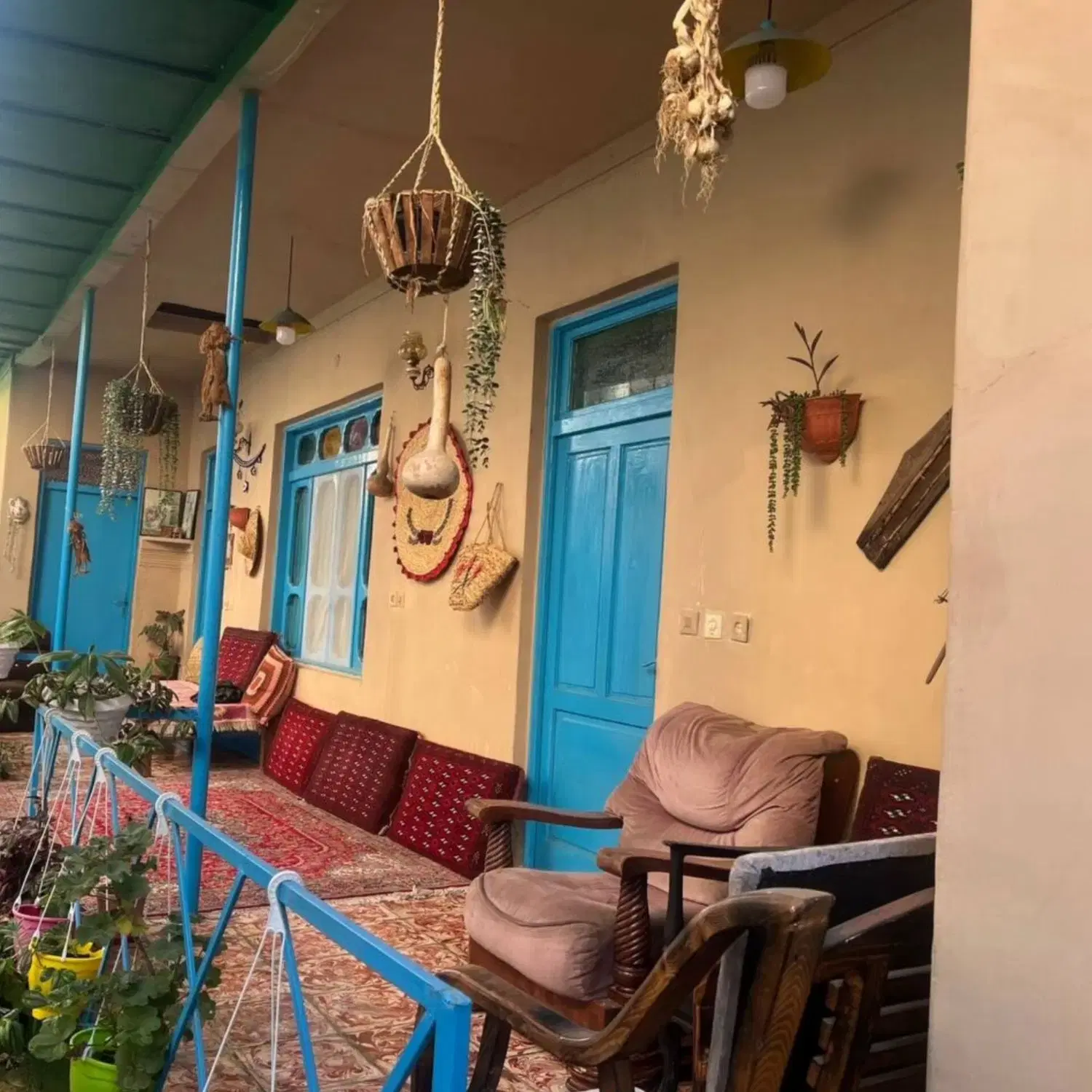 اجاره دربست خانه سنتی ویلایی