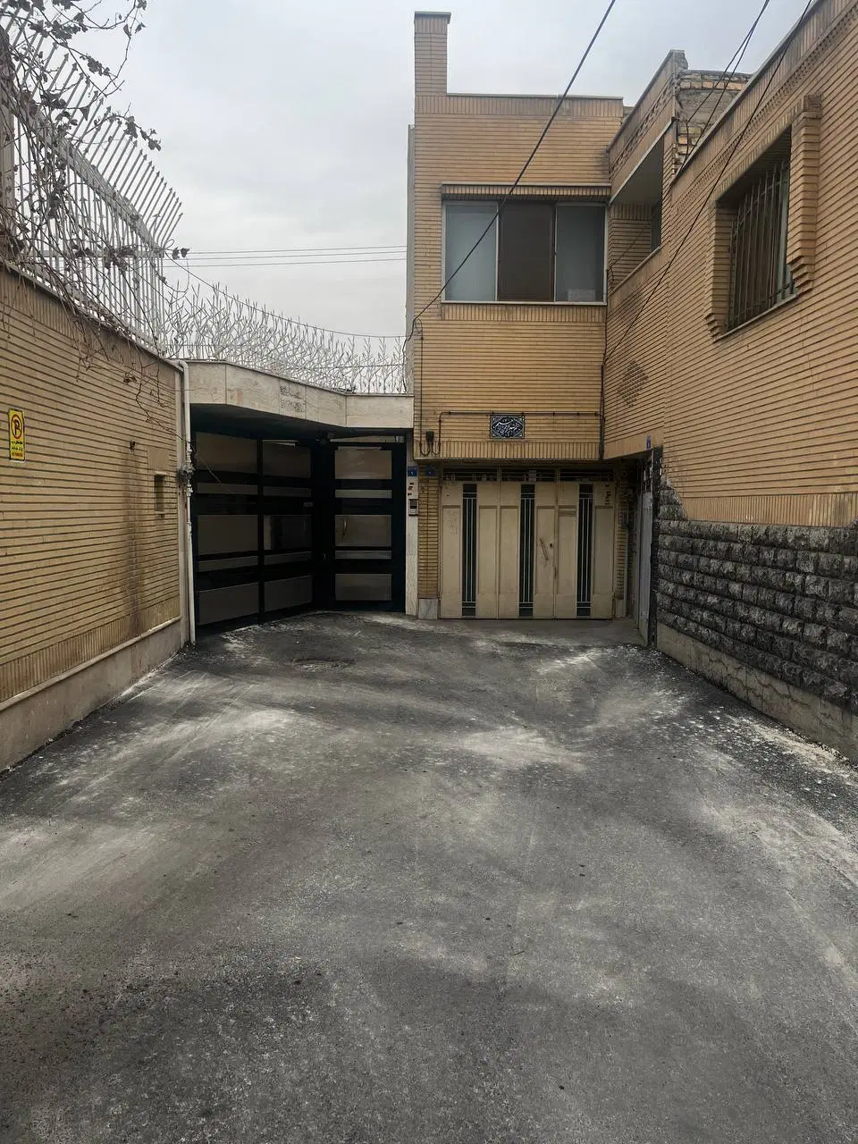 ملک تجاری اداری - 19 بر خیابان
