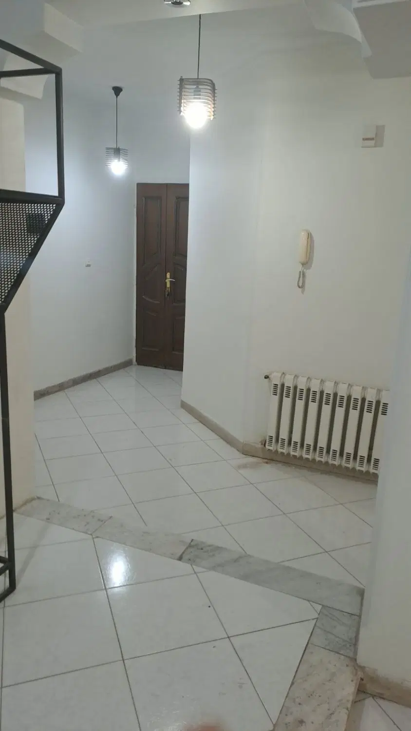 دفتر کار چهارراه طالقانی روبرو مترو