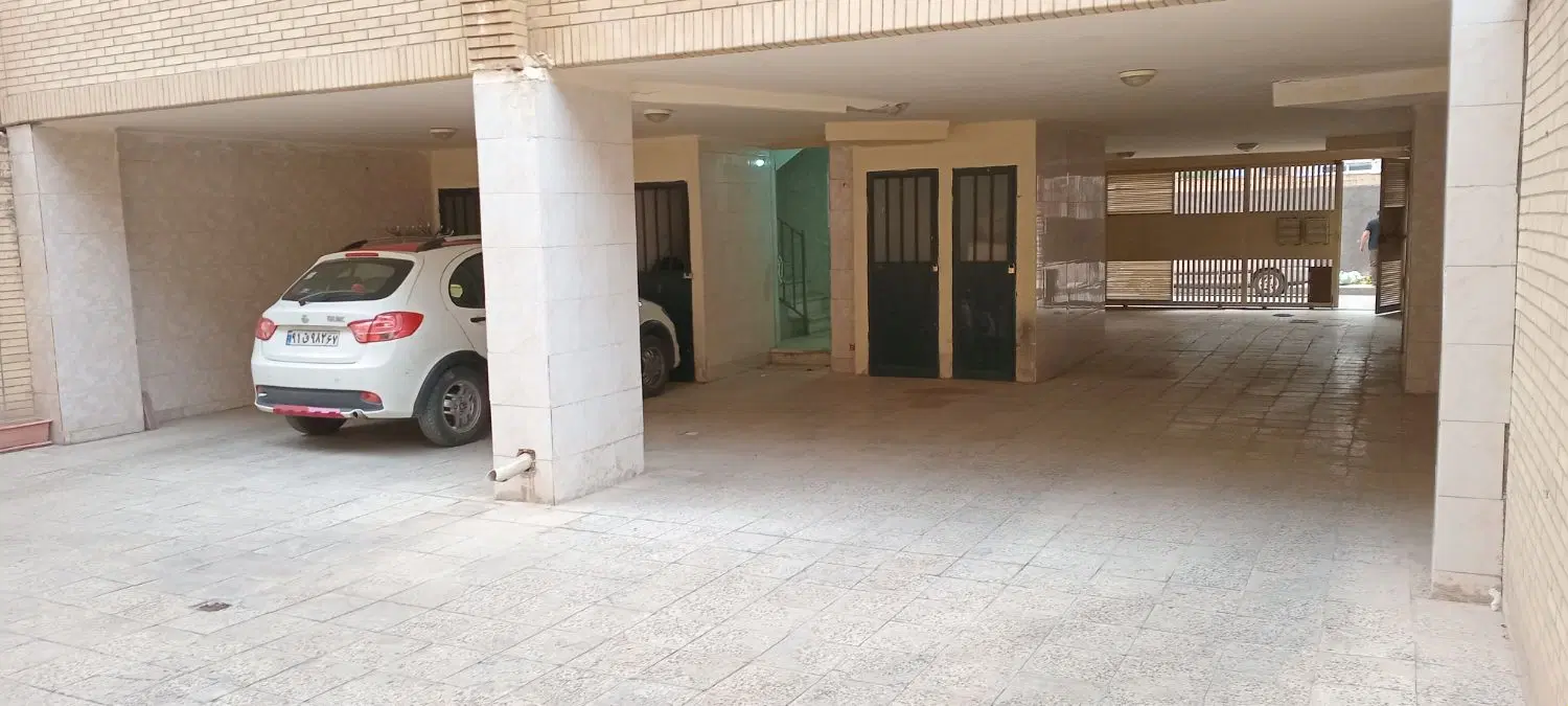 آپارتمان ۶۷ متری_ ۲ خواب_  در خانه کارگر