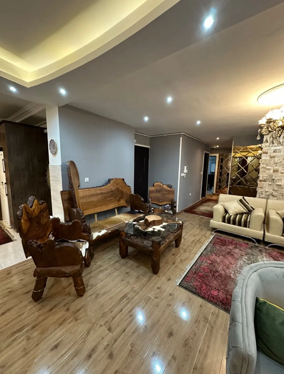 85 متر رشتیان طبقه اول شکاری