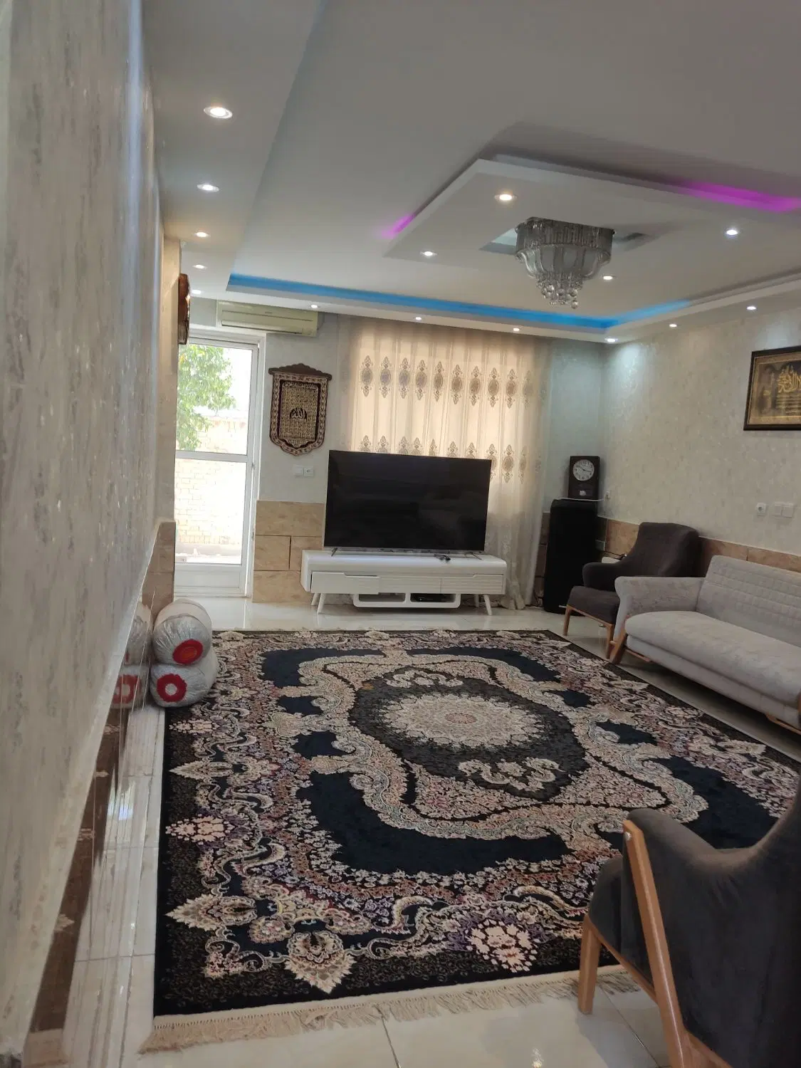 املاک  فروش ویلا درب حیاط