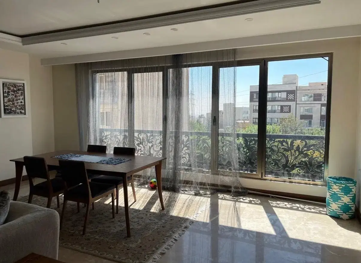 آپارتمان ۲ خواب لوکس  پر نور وکلا قصردشت