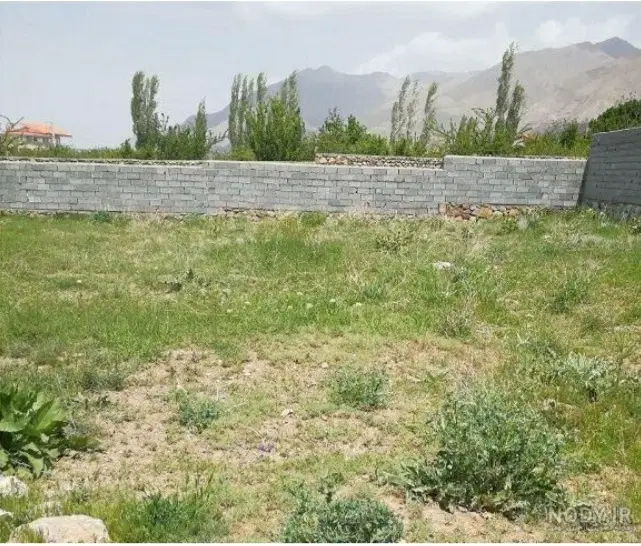 یک قطعه زمین ۲۰۰۰ متری