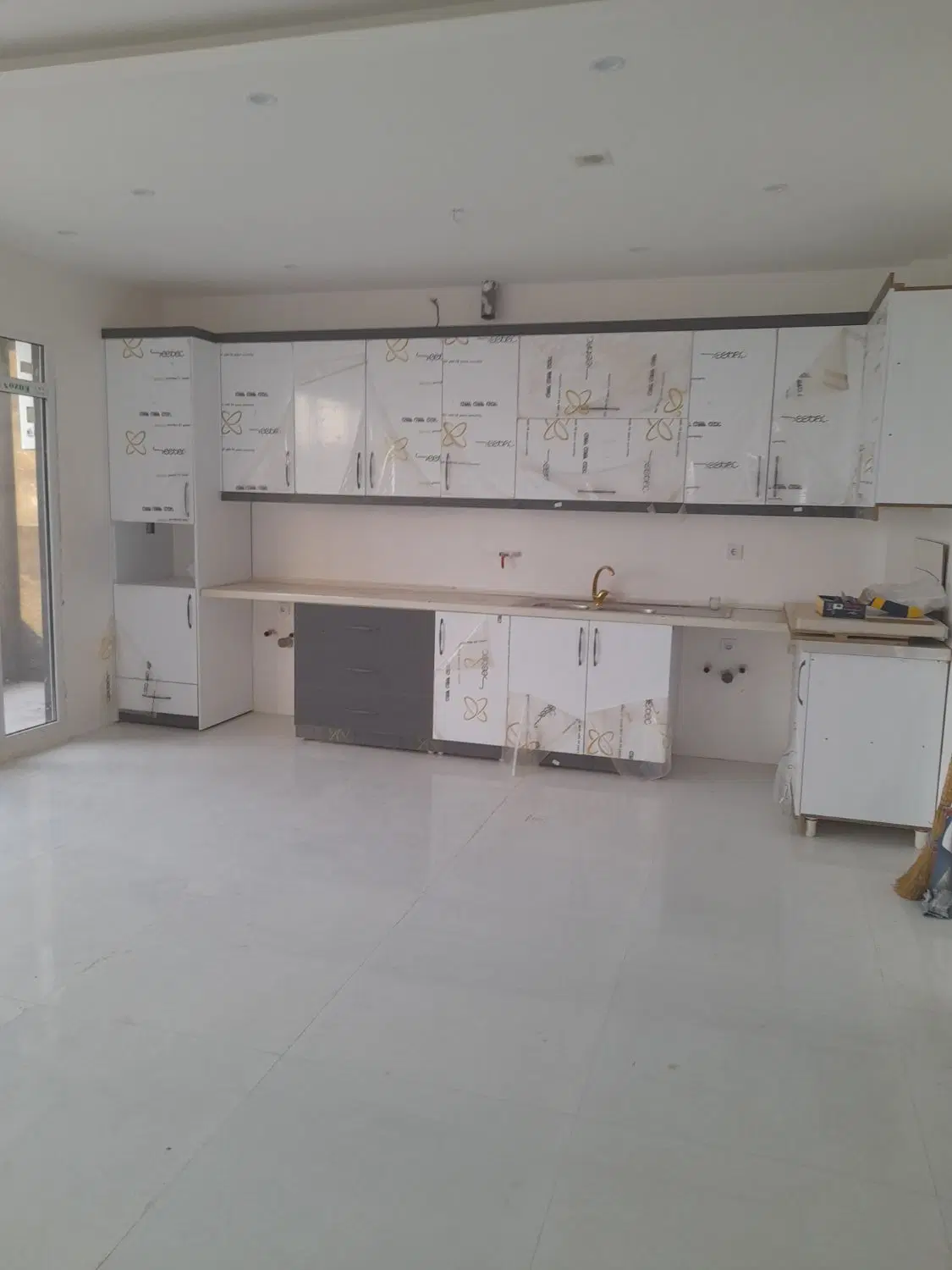آپارتمان ۱۵۷ متری صفر با پارکینگ اختصاصی