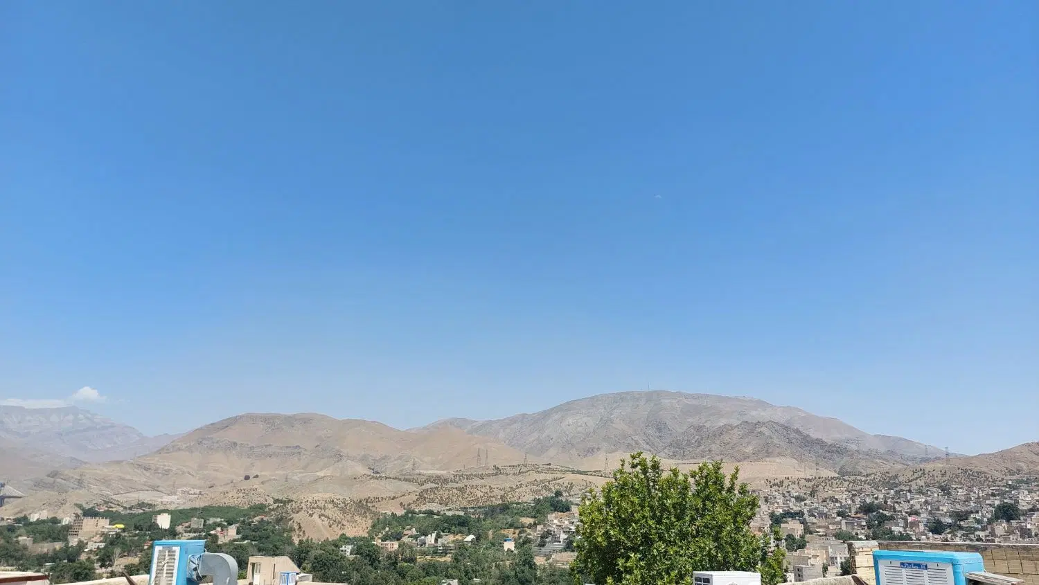 ویلایی دو طبقه ،مجموعا ۱۰۰ متر ،منطقه دو