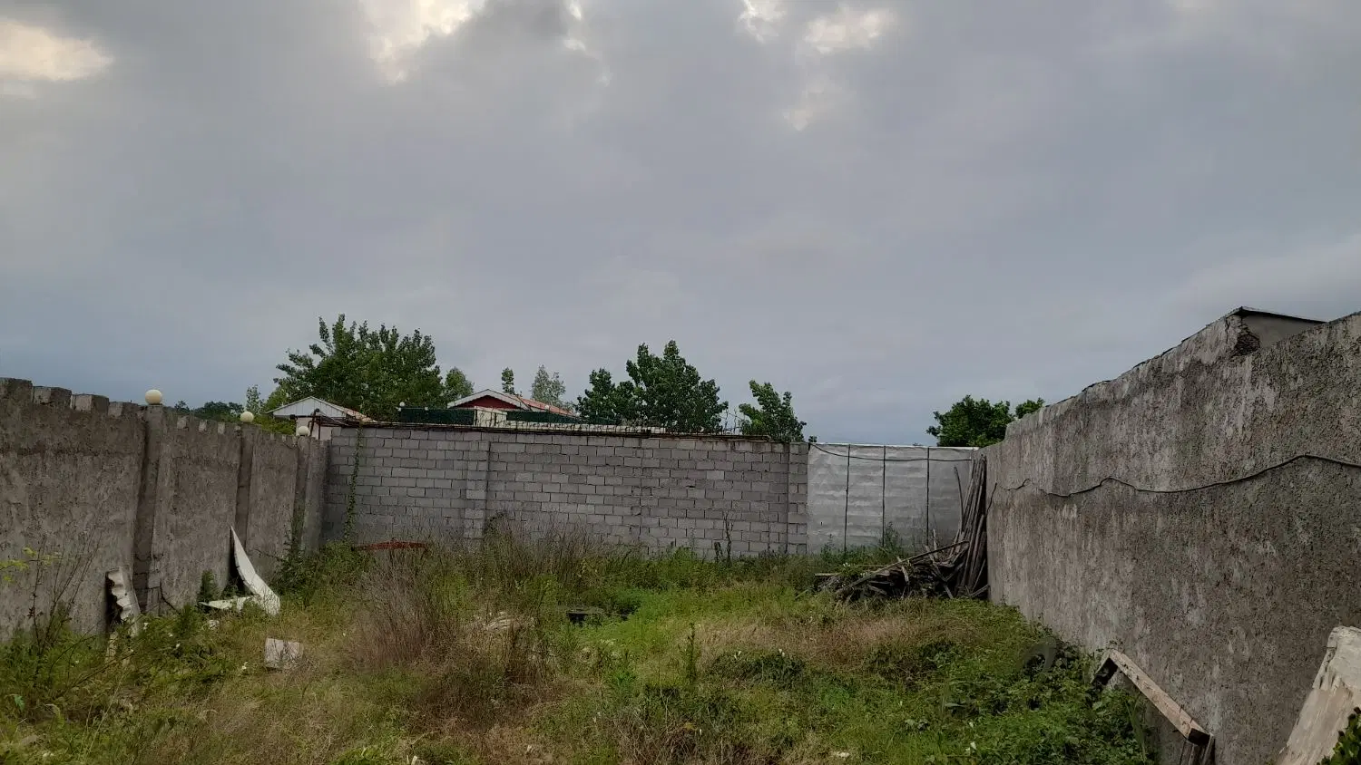 ۲۵۰متر زمین باسند بندرانزلی