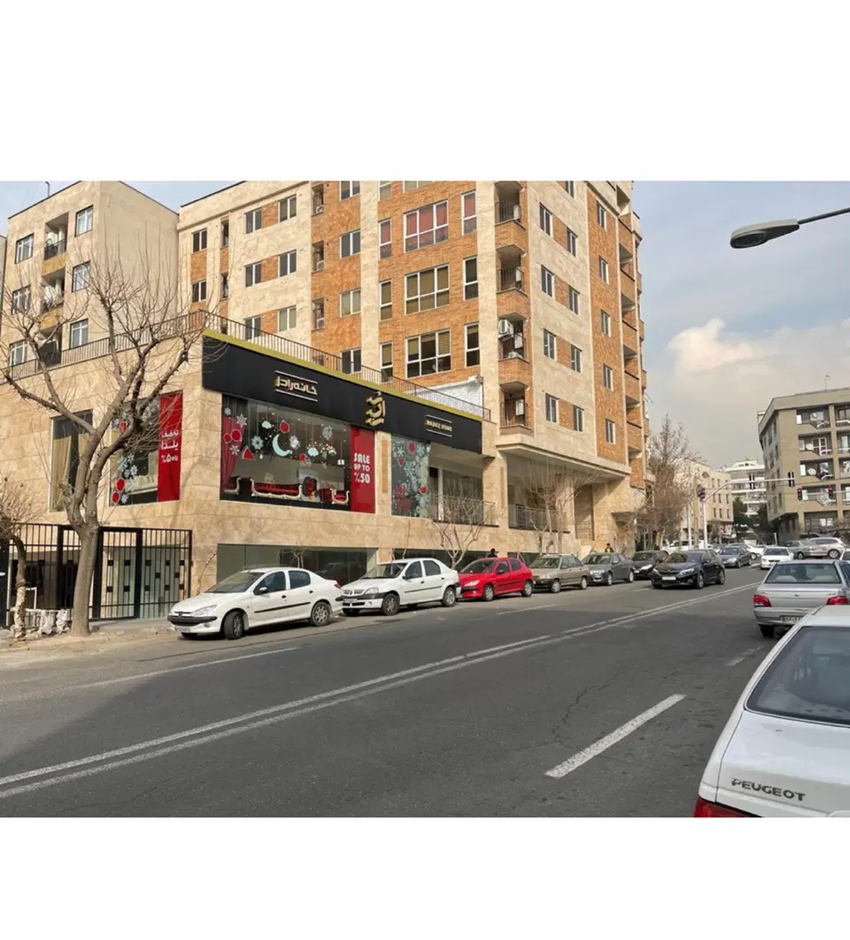 اجاره ۳۰۰ متر تجاری