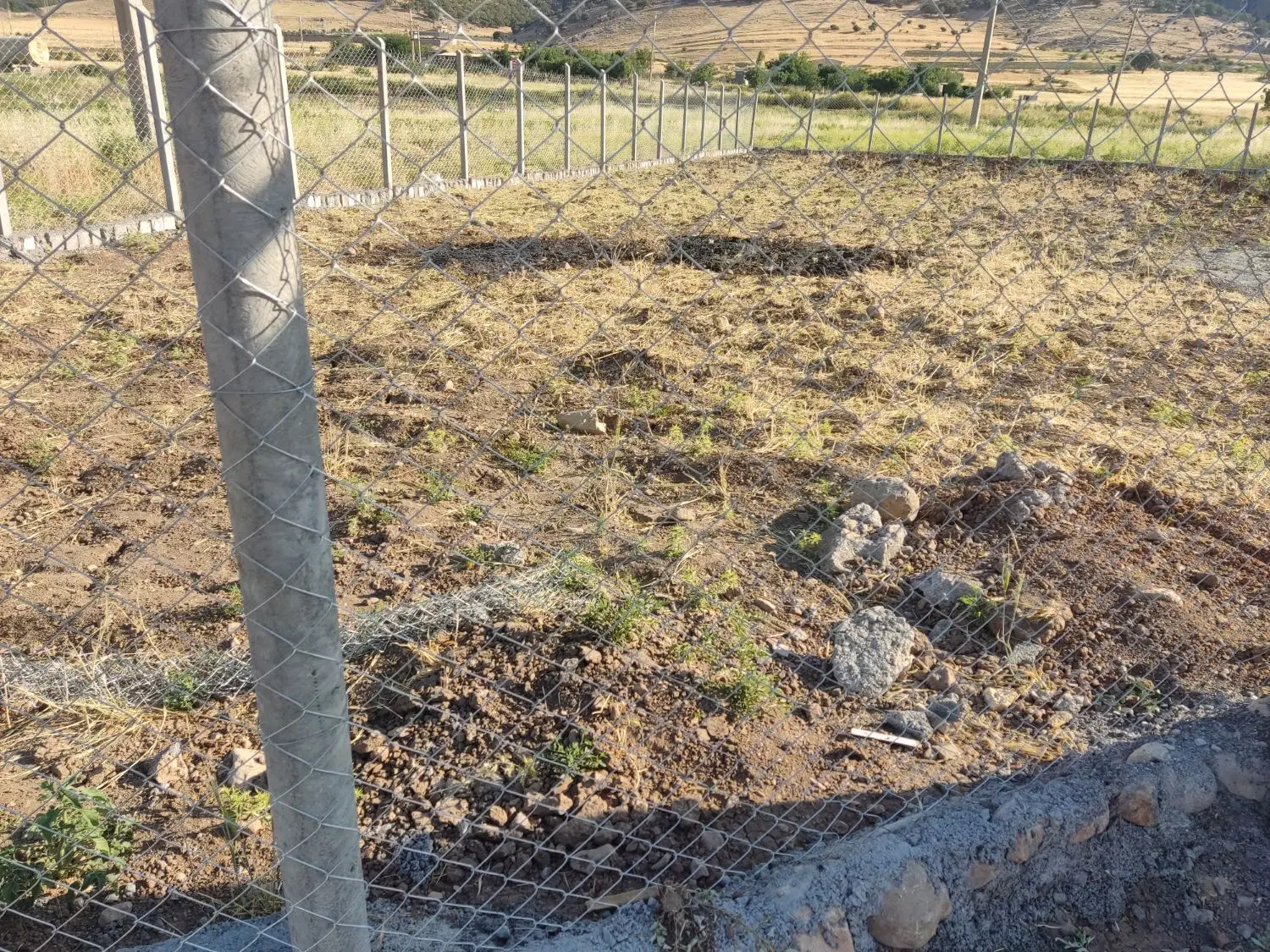 زمین مناسب خانه باغ فنس کشی شده