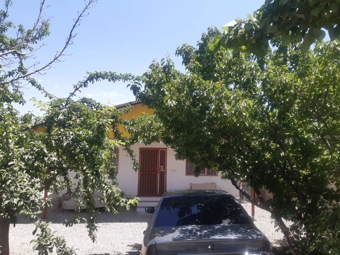 یک قطعه باغ ویلا