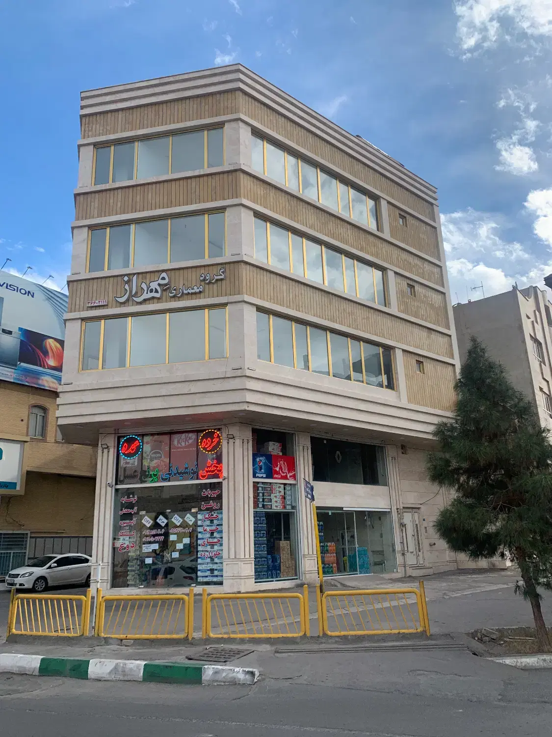 واحد اداری تجاری ۳ نبش