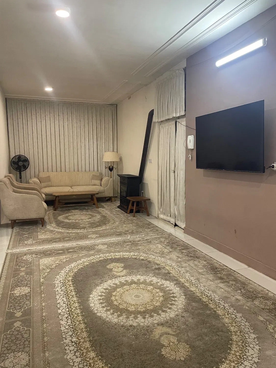 رهن و اجاره خانه ویلایی سردونبش با نورگیرعالی