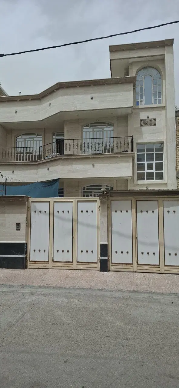 خانه۱۸۰ متری بلوارعرفان شرقی