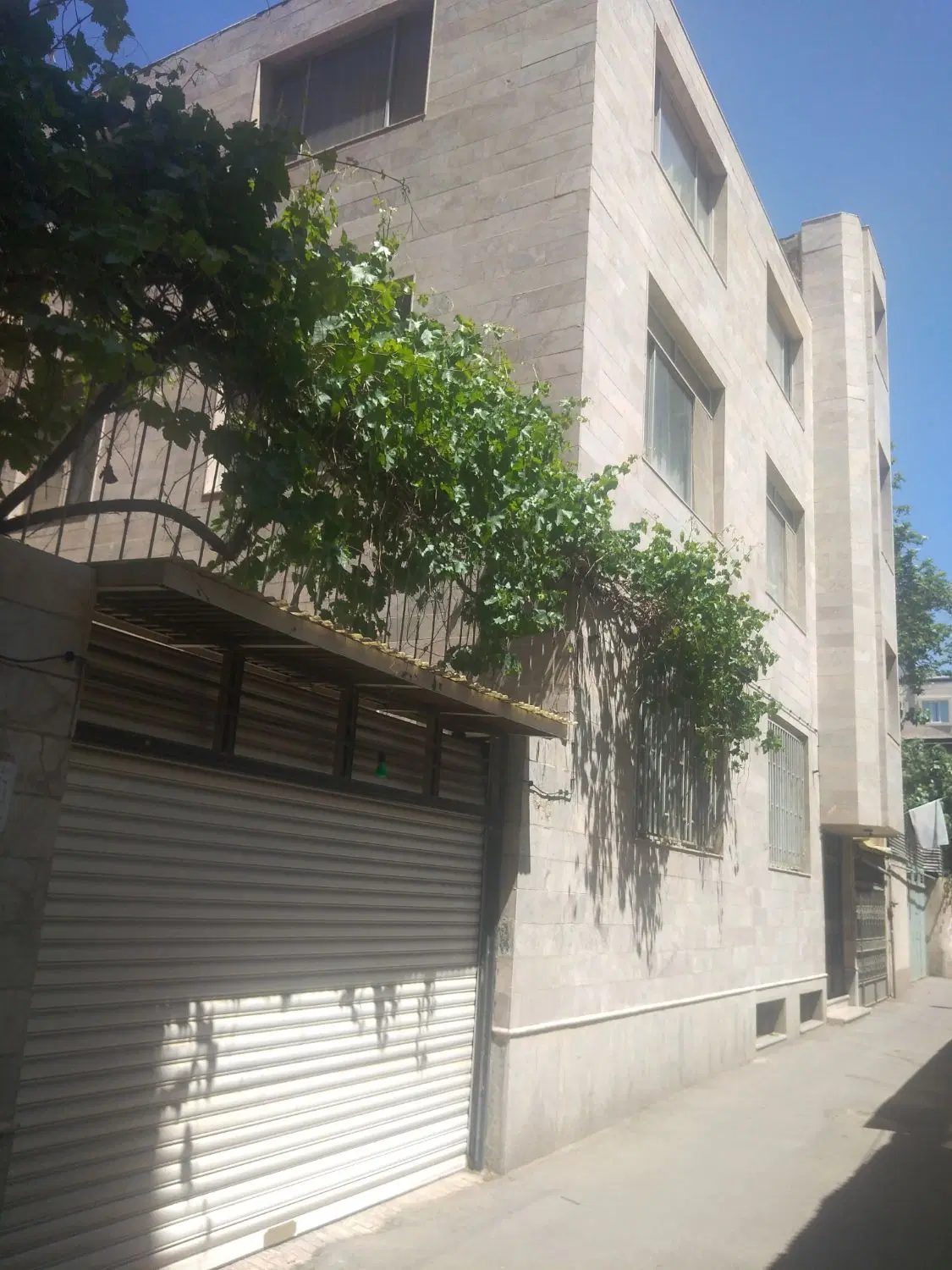 ویلایی 300 متری_  امام خمینی _میدان ده دی