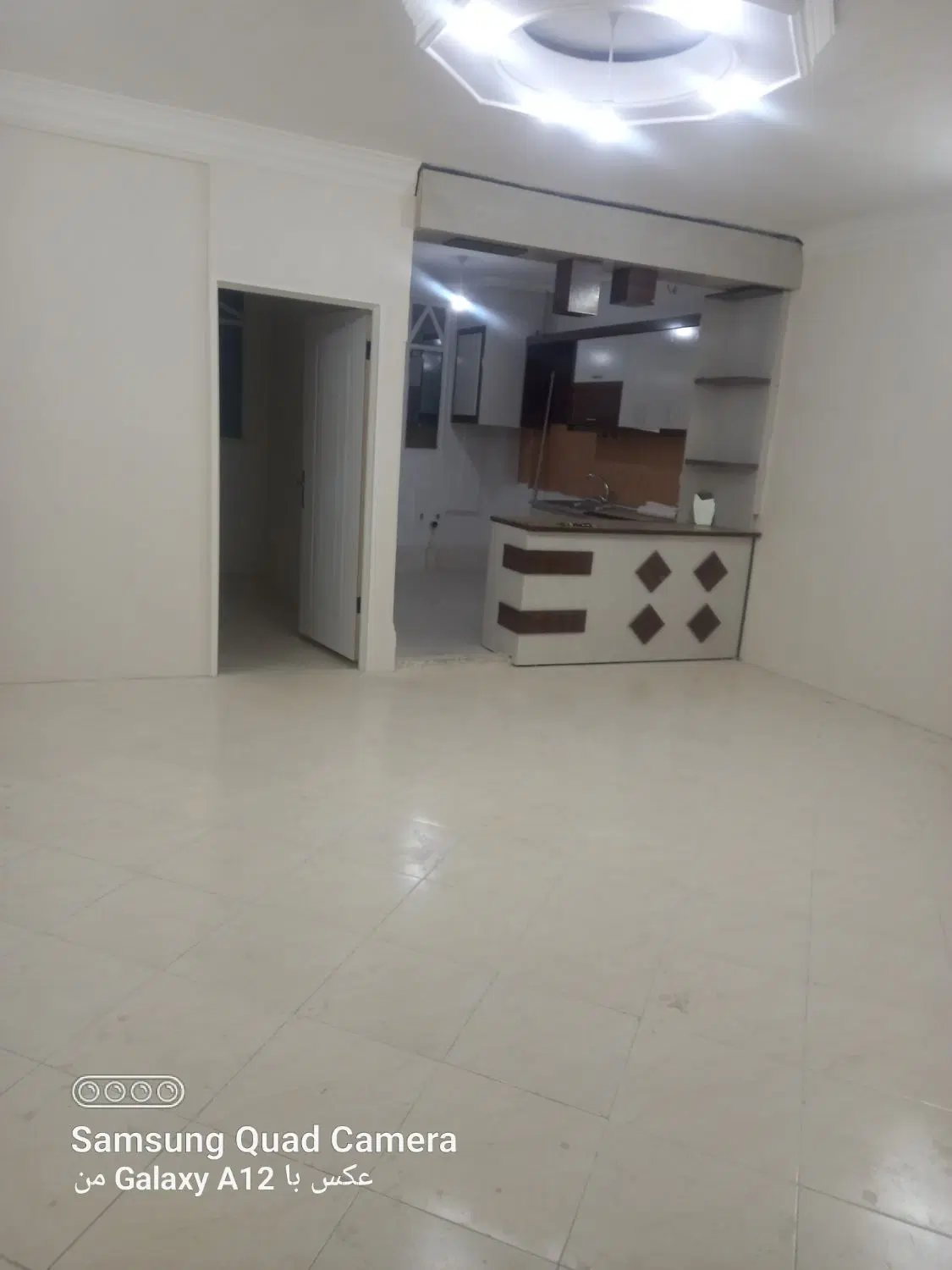 ۹۰ متر، دو خواب، پارکینگ