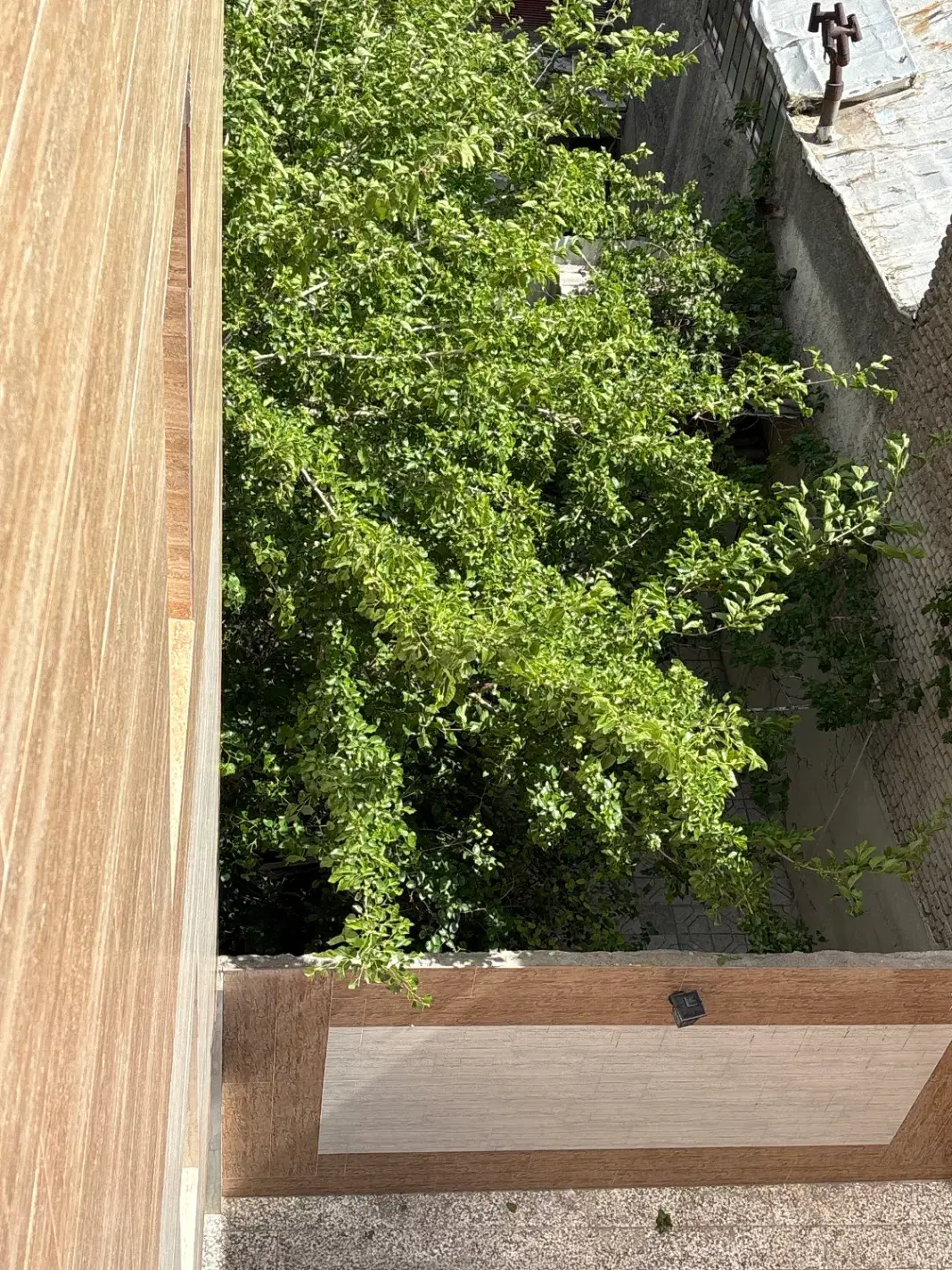 ۱۸۰ متر بازسازی شده در زمین ۷۵۰متری کلا ۴ واحد