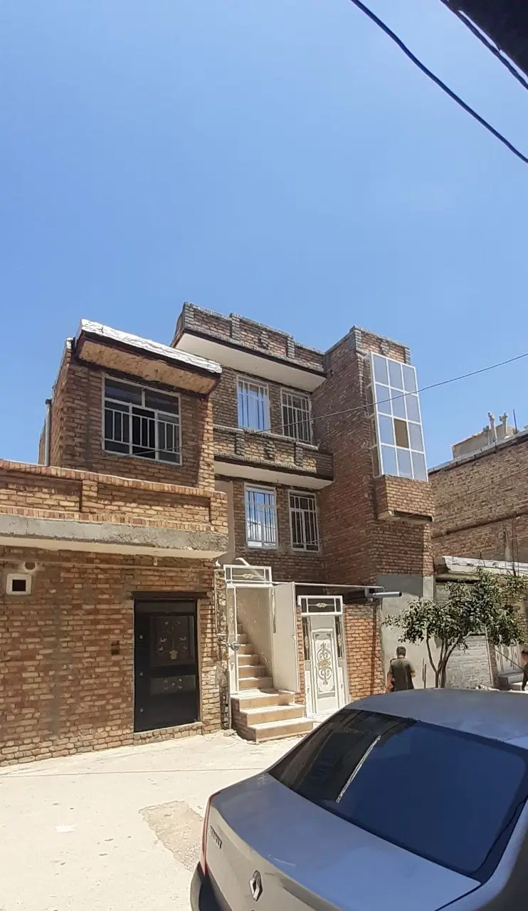 خانه در کشتارگاه دو طبقه