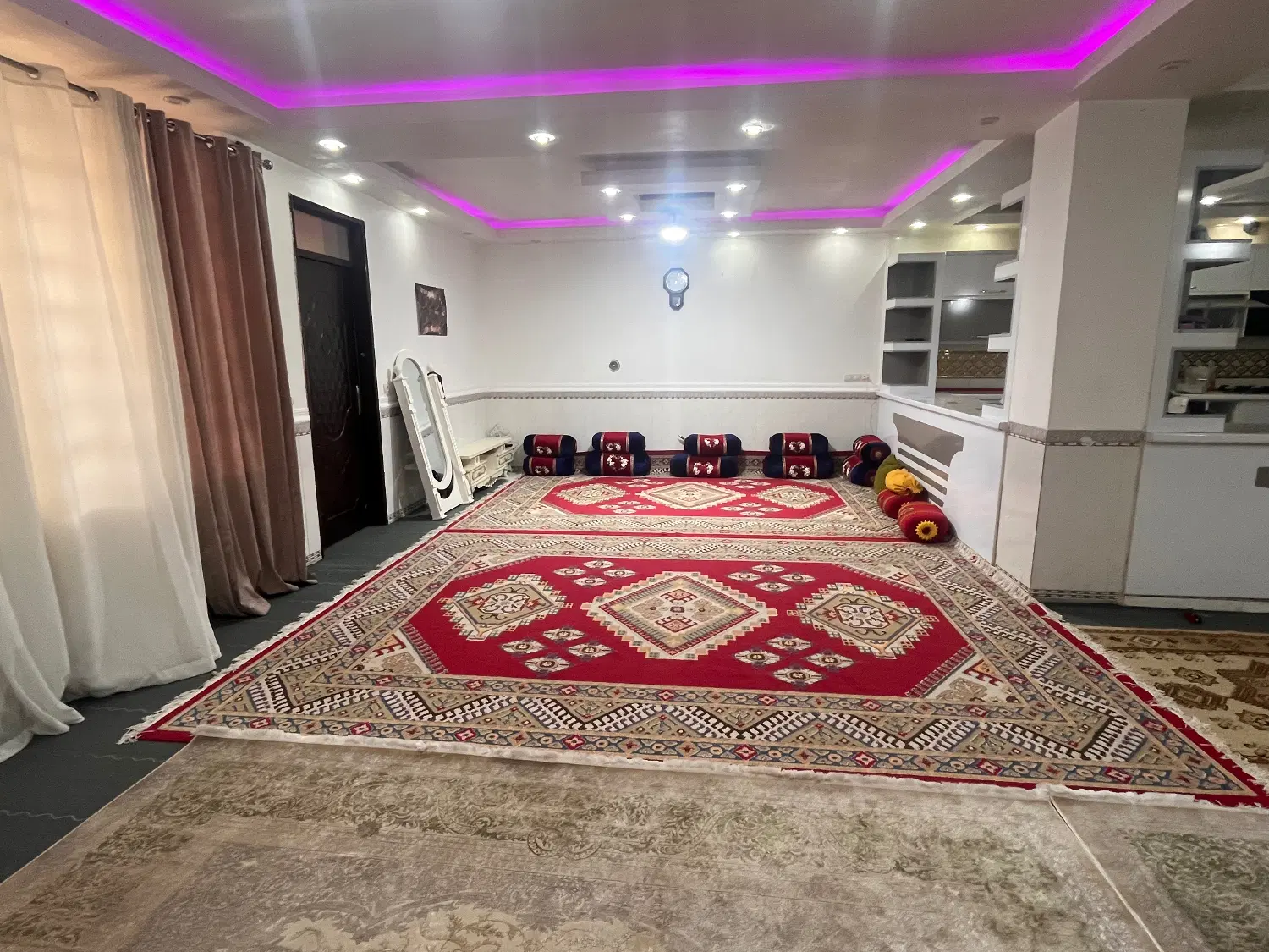 رهن و اجاره ۲۰۰ متر طبقه همکف