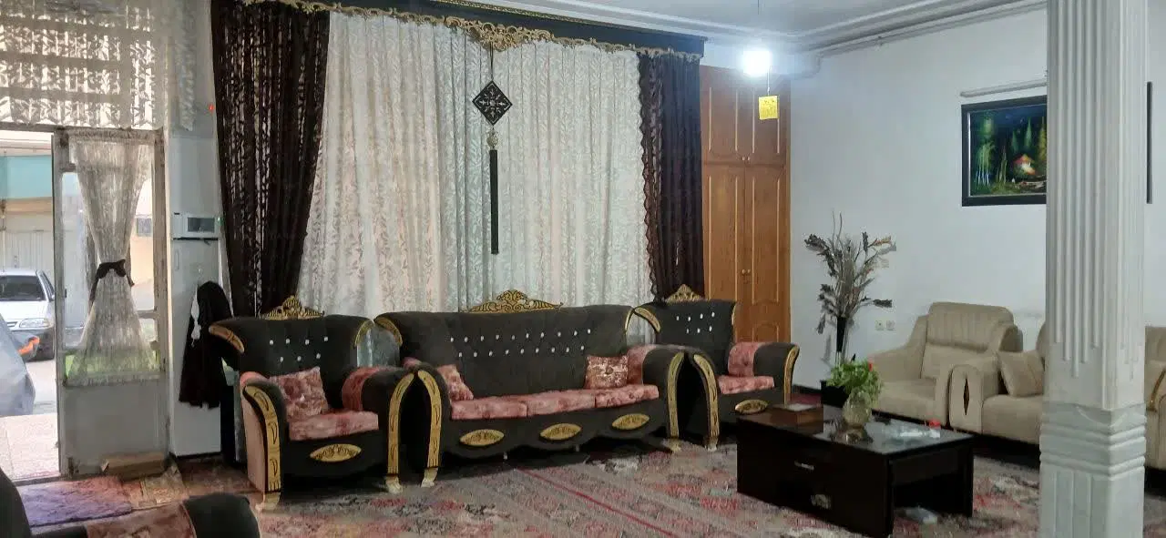 خانه ویلایی ۴۰۵ متر گلدشت شرقی خیابان لاله