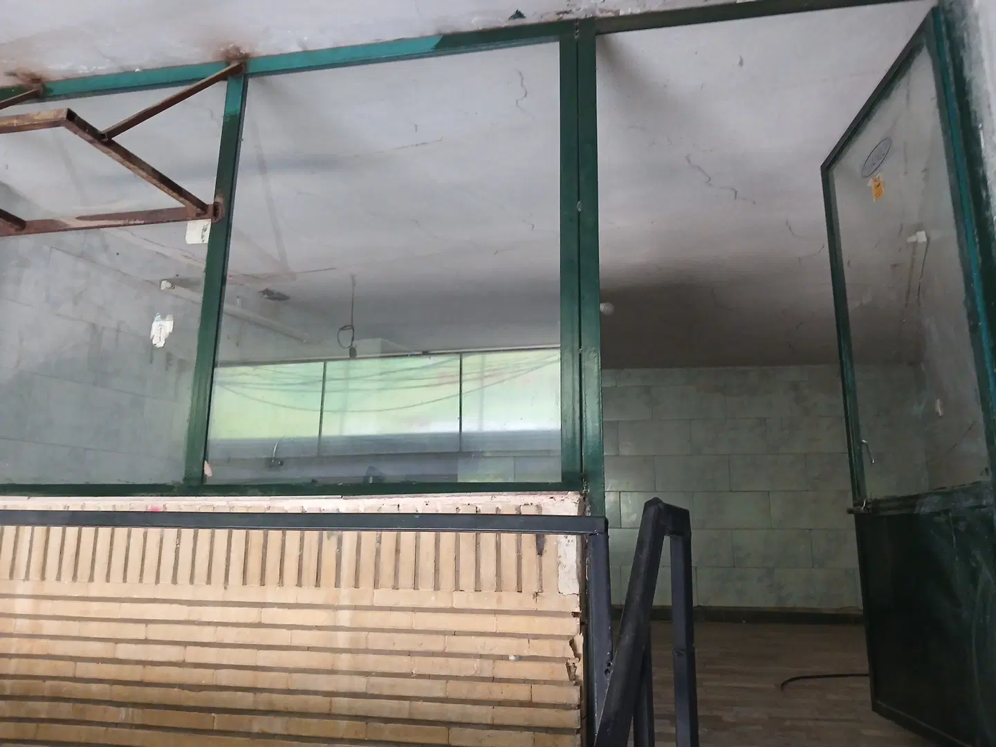 مغازه بازار اهن شادآباد بر خیابان اصلی ۴۰ متری