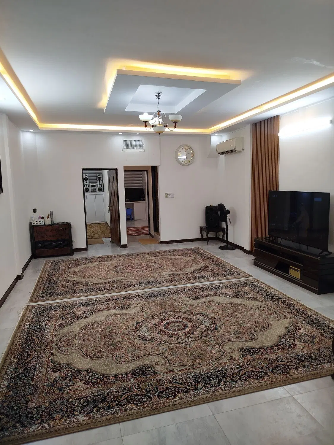 4واحد آپارتمان با پارکینگ آسانسور فروشی