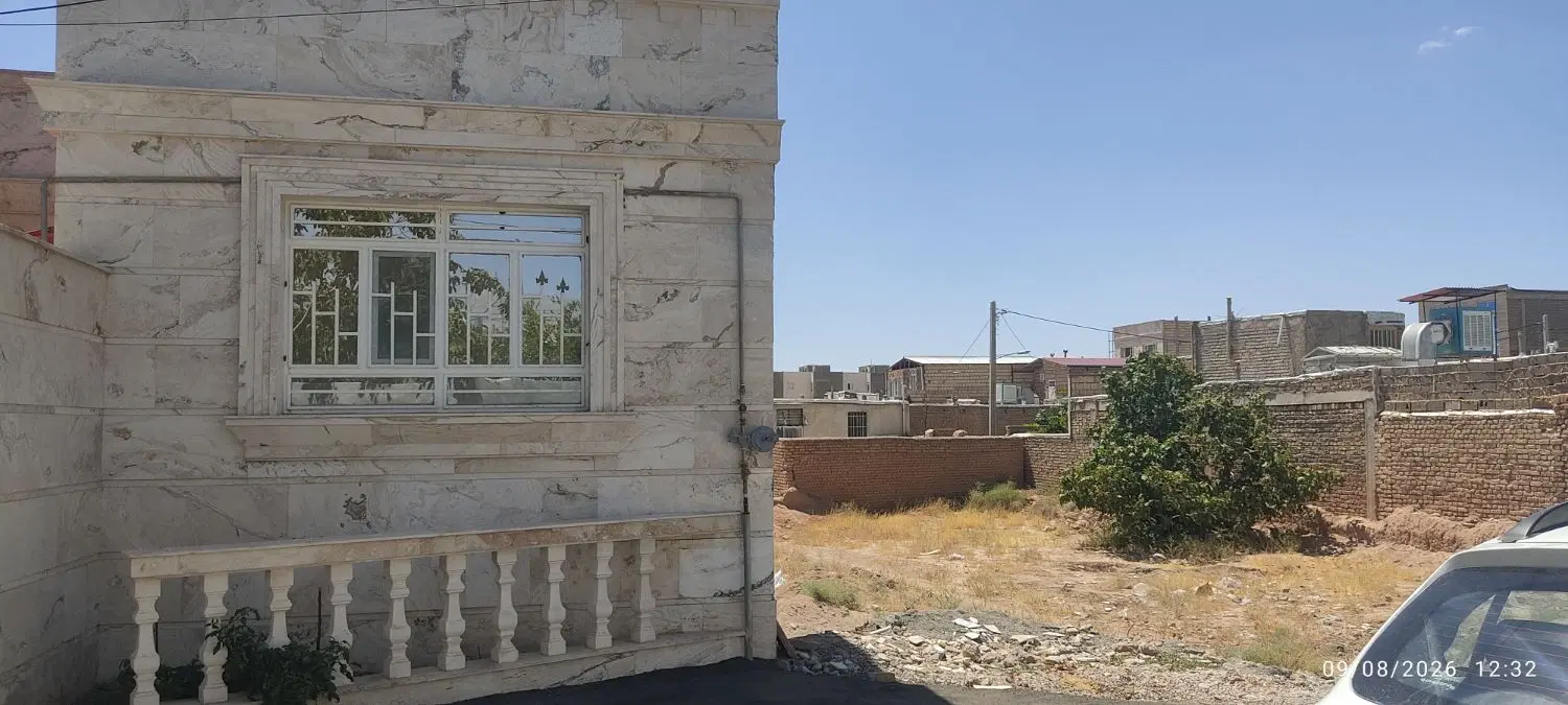 زمین فروشی واقع در خیابان شیخ آذری سمت بالا