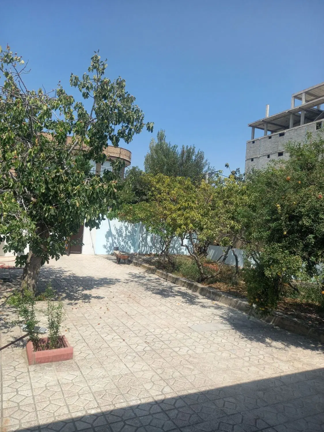 خانه مسکونی ۳۶۰ متری