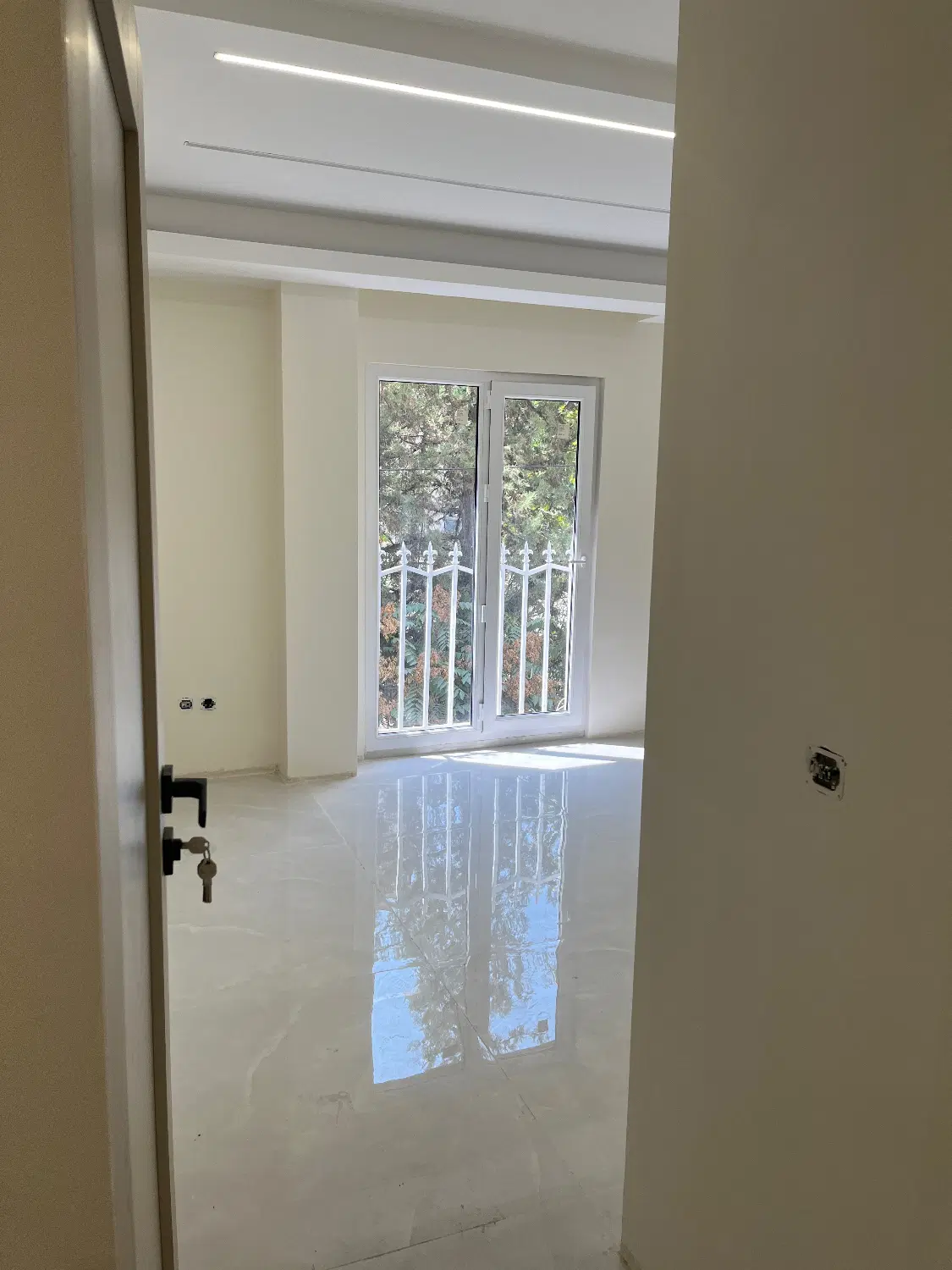 اپارتمان ۱۰۴ متری دو خوابه