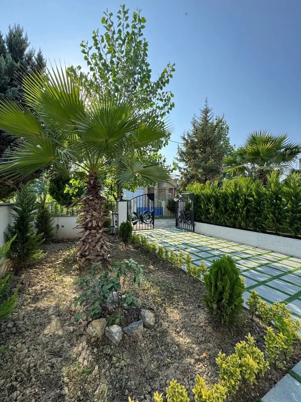 فلت باغچه ای نما انگلیسی