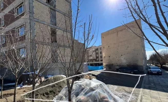 زمین سند تک برگ ۱۸۲ متر بر بلوار ماهان ابن سینا ۱۱