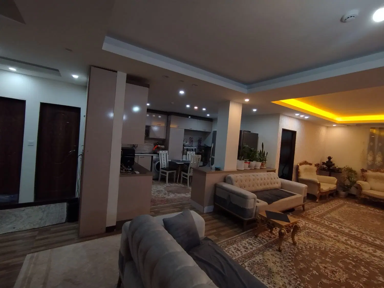 واحد آپارتمان ۳ خوابه در جنت شرقی ۱