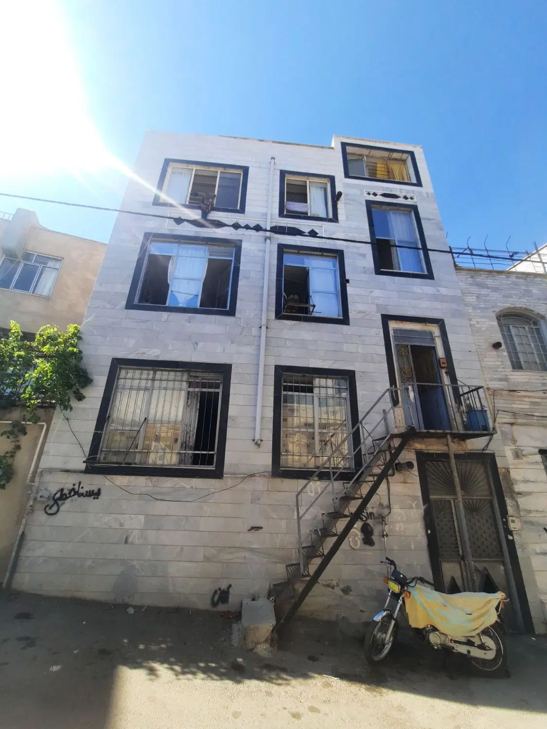 منزل مسکونی سند دار