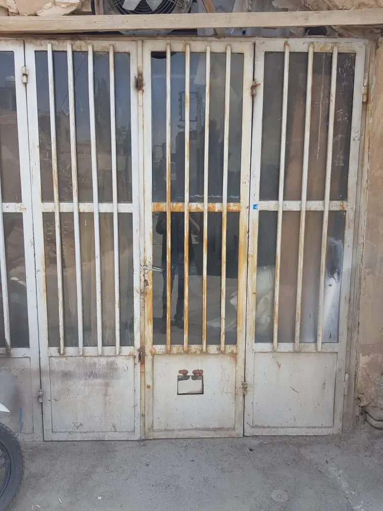 مغازه ۵۲ متری ابن سینا