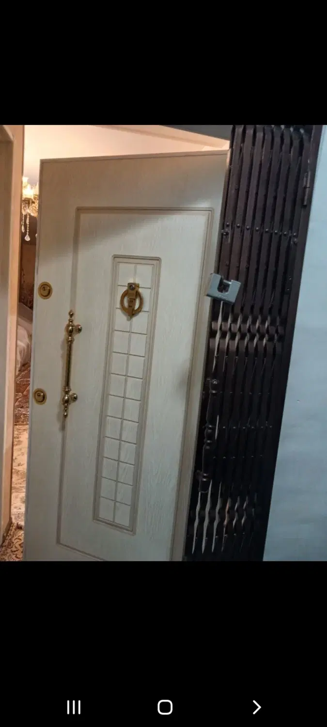 آپارتمان حدود۸۰متر.طبقه۲