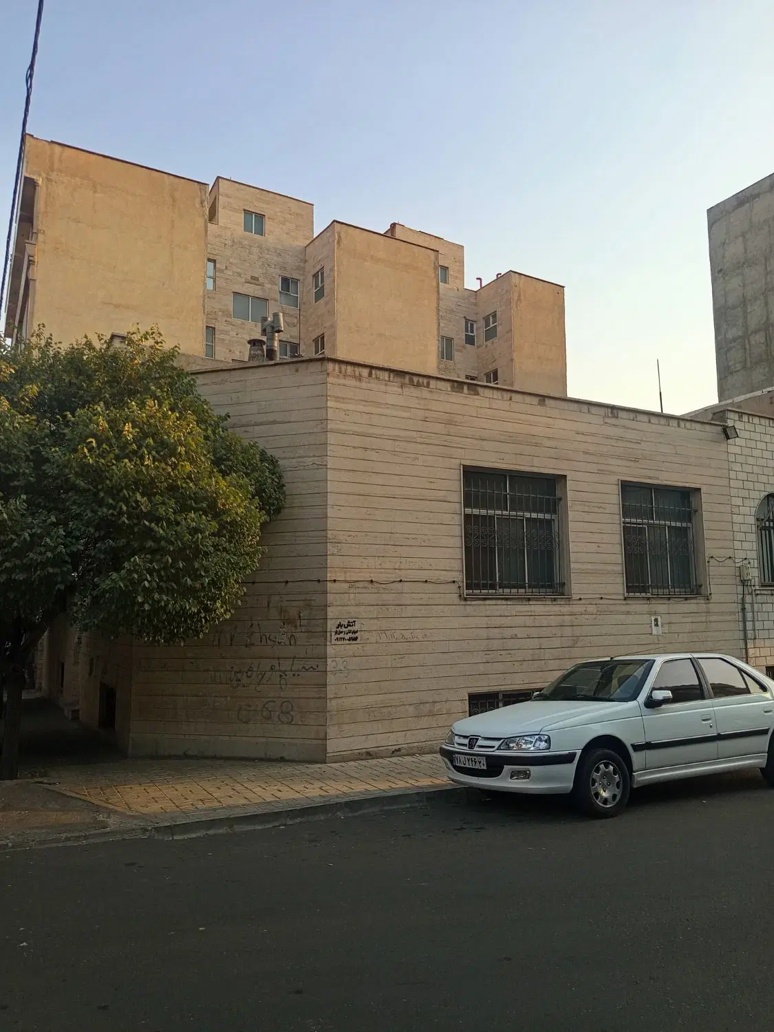 فردوس غرب_210 متر مشارکت کامل_ دو نبش