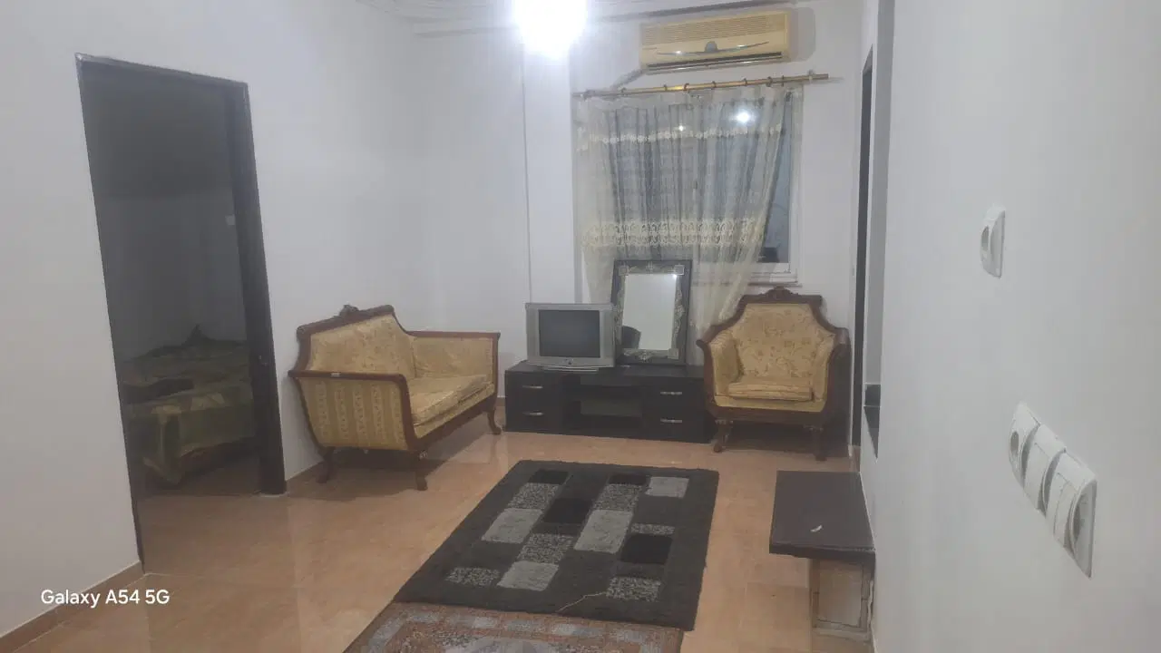 فروش سوییت ۷۰ متری در خانجانی خیابان ولیعصر دو