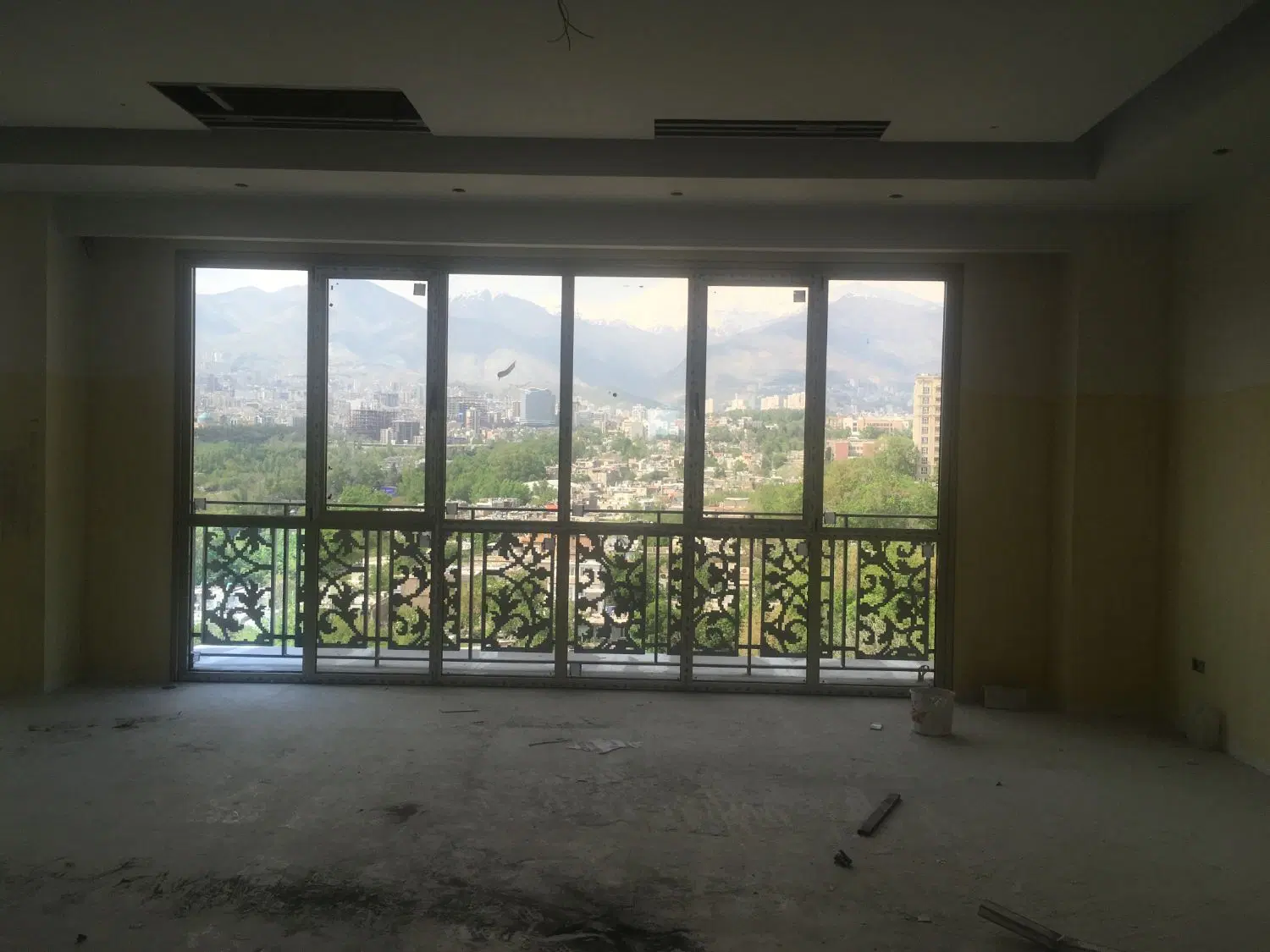 ۲۷۰ مــتـر سـند اداری _ نوساز _ فلت _ ونک ملاصدرا