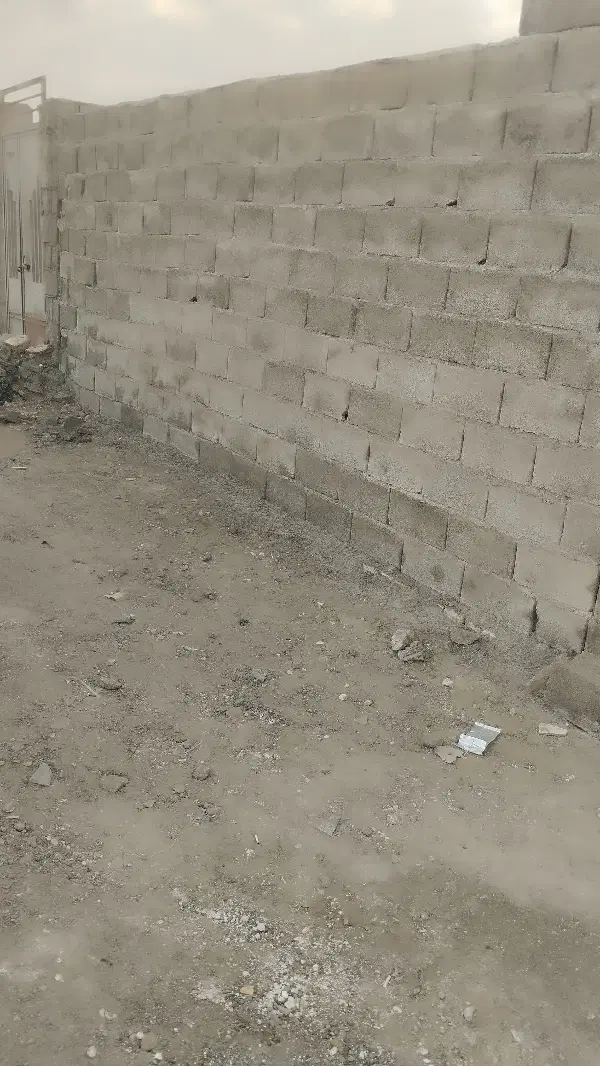 زمین چهار دیواری