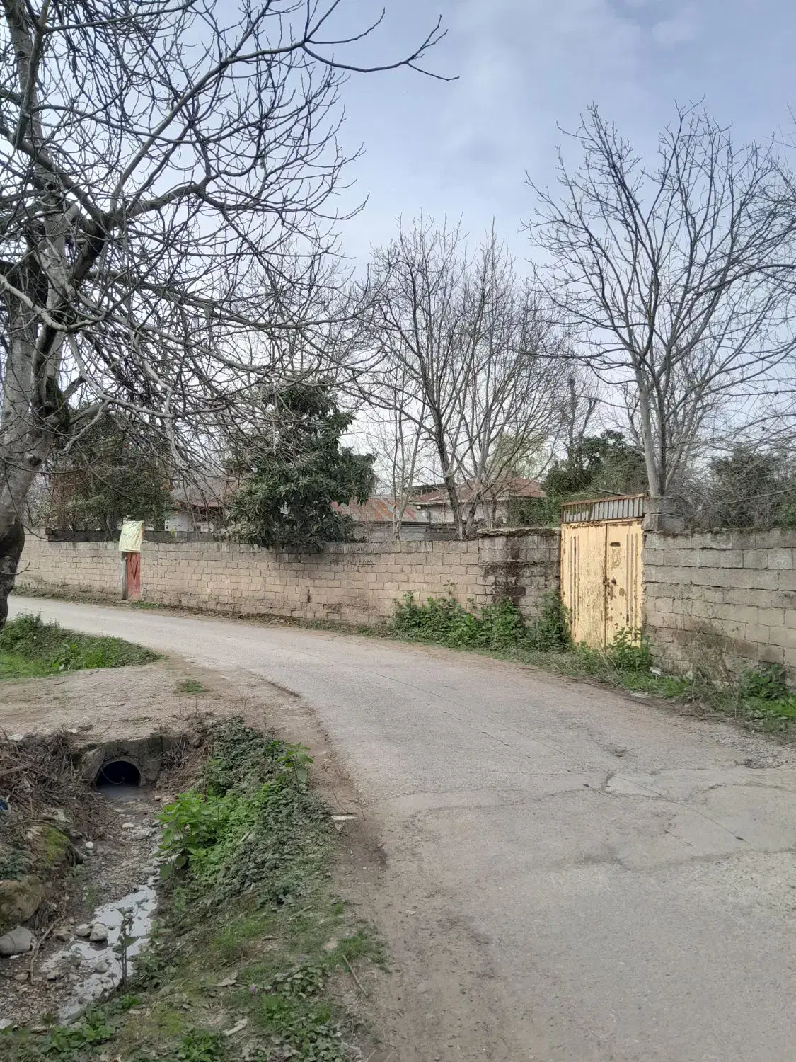 زمین با کاربری مسکونی سند_ماسال_دیوارو درب ۷۰ساله