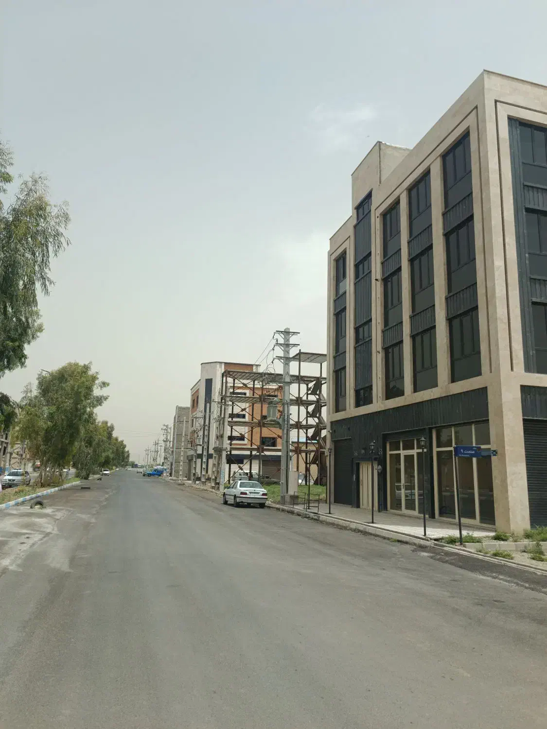 ساختمان تجاری اداری شهرک صنعتی ولیعصر