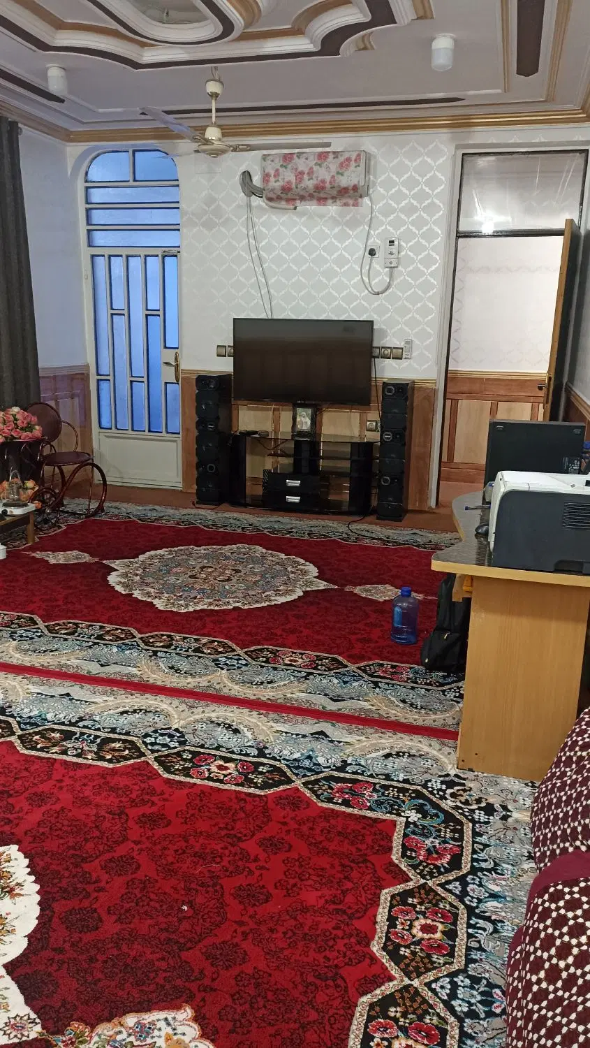 فروش منزل ویلایی واقع در شبیشه خ ۲ پلاک ۲۵