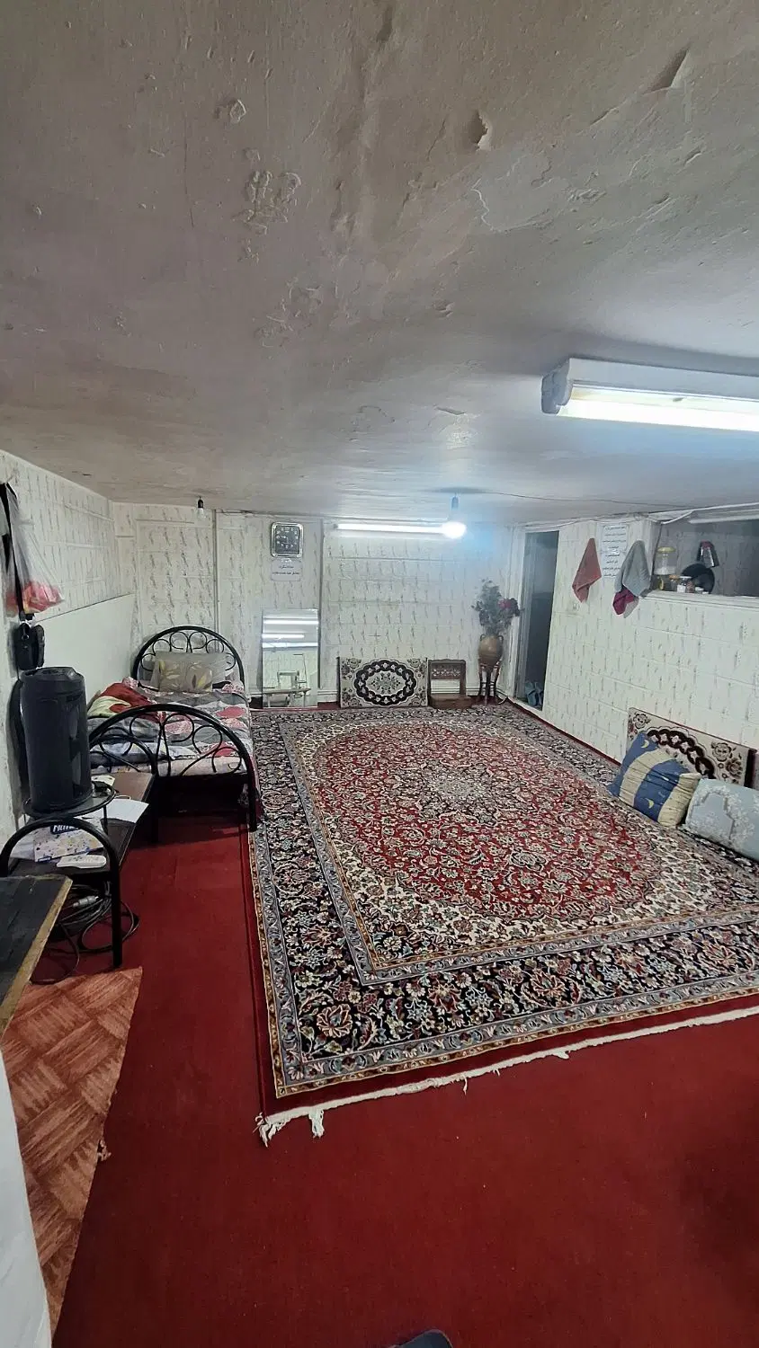 زیر زمین واقع در حاشیه نسترن ۱۷ شهریور