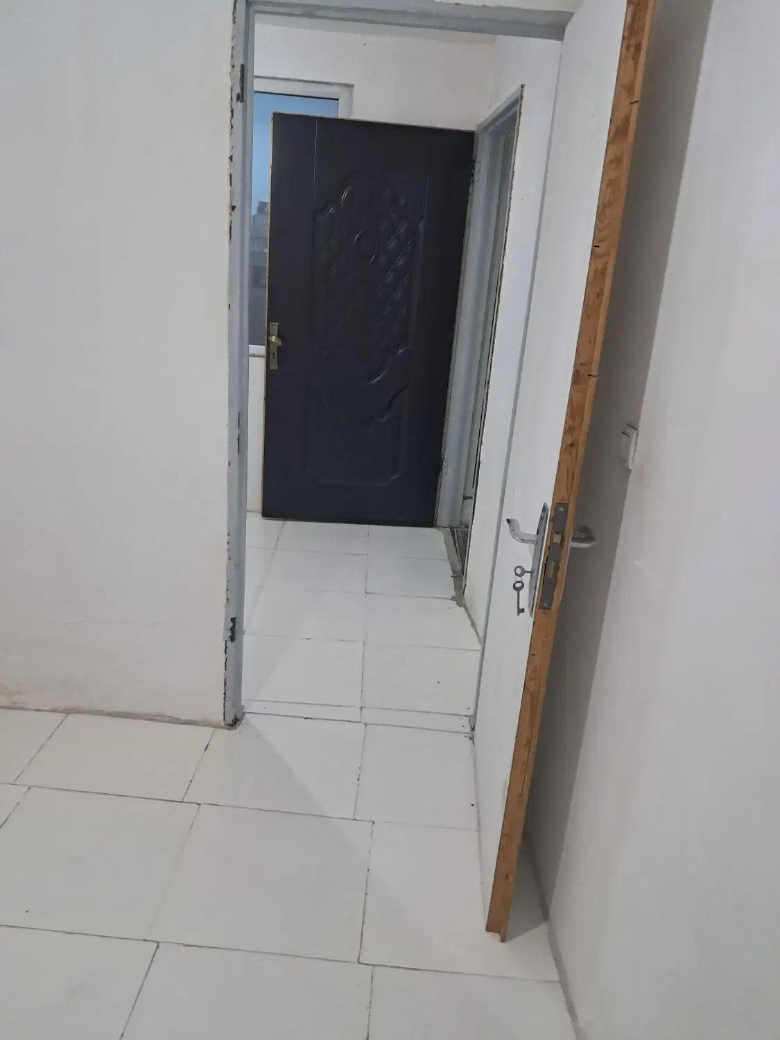 تک واحدی گلشهر در کوچه پهن