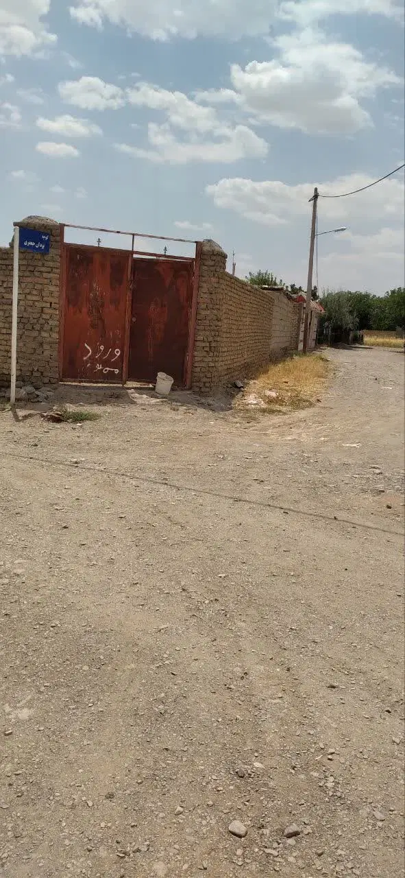 زمین 300متری دو نبش ،داخل محدوده